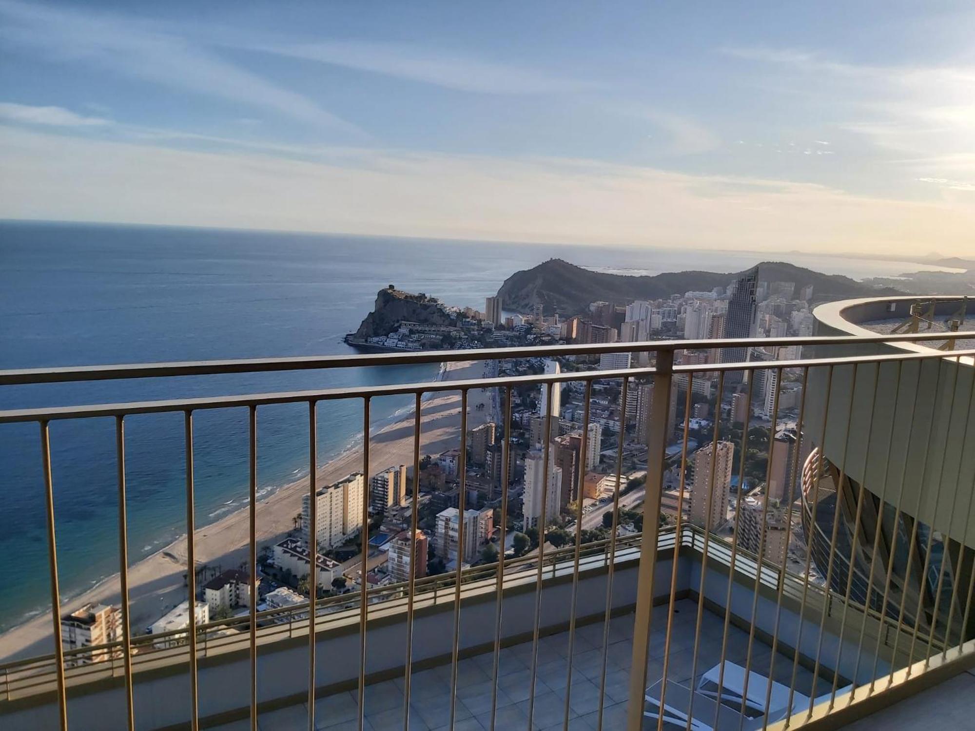 Intempo Luxury Ocean Views Resort 베니돔 외부 사진